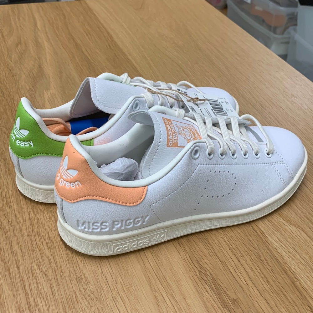 Disney miss piggy and Kermit Stan smith